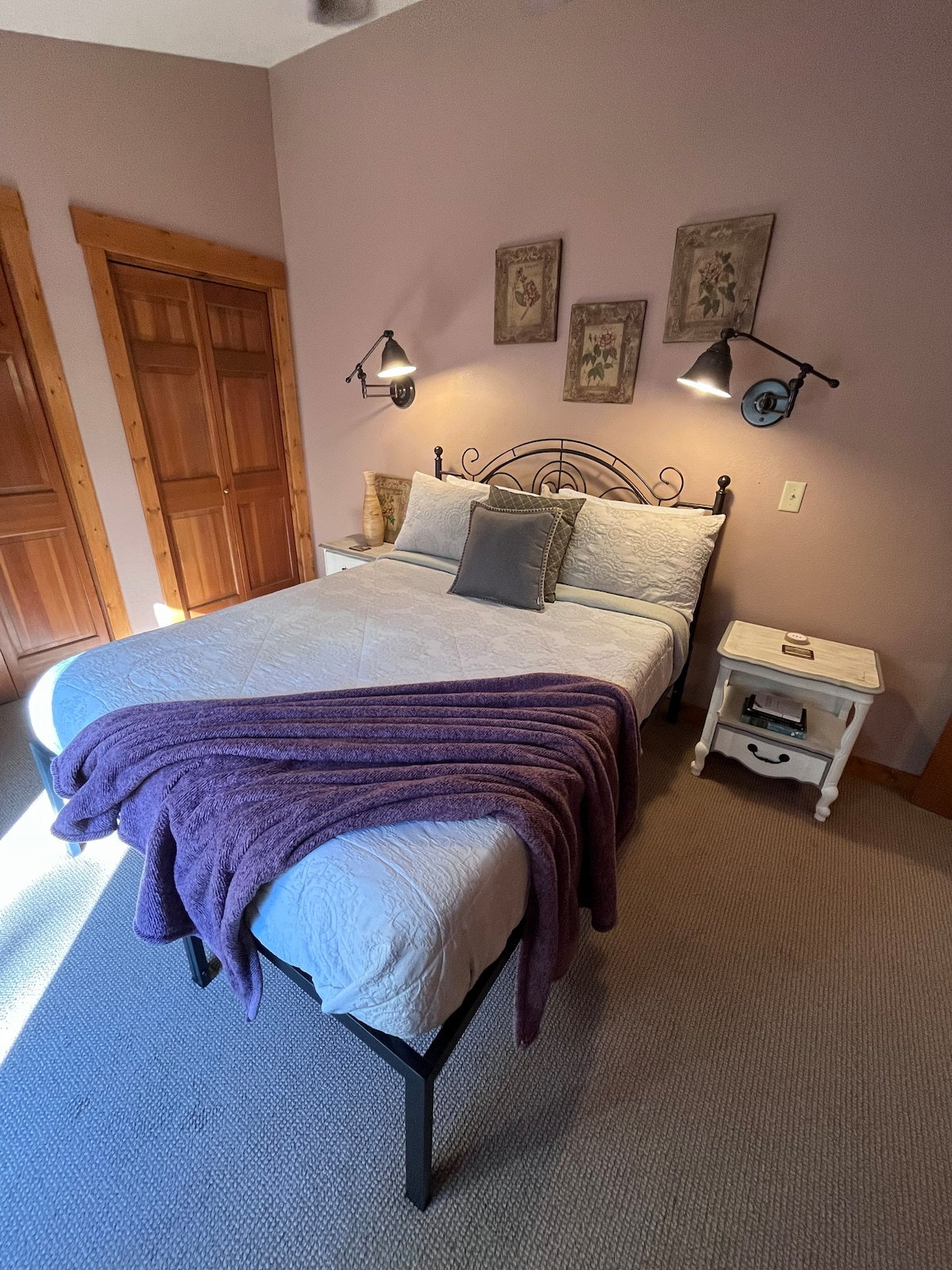 Queen bedroom